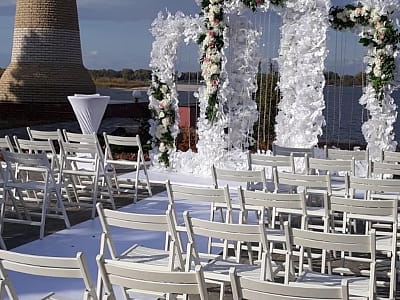 урочисті весільні церемонії в заміському комплексі Perlyna Resort біля Черкас