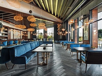 ресторан в заміському комплексі Riverwood Relax Park серед мальовничих соснових лісів села Мошни Черкаської області