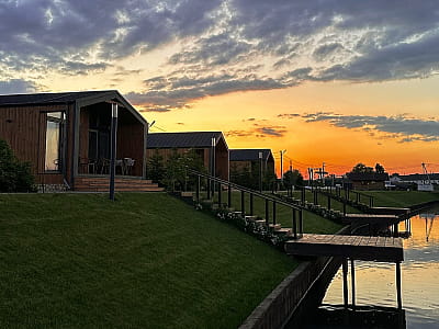 Заміський комплекс «Родосвіт» розташований у мальовничому селі Житні Гори Київської області, всього за 90 км від столиці.