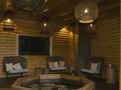 карпатський чан в заміському комплексі «Родосвіт» у мальовничому селі Житні Гори Київської області