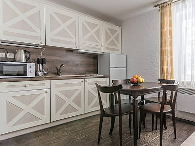 номери та бунгало в комплексі Selena Family Resort біля Черкас