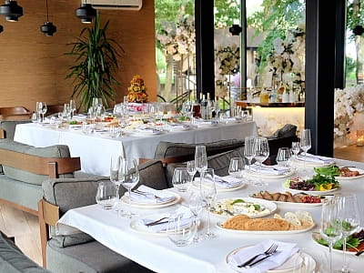 ресторан європейської та авторської кухні «Underwood» в заміському комплексі Selena Family Resort біля Черкас