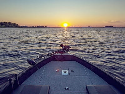 риболовля з човнів в заміському комплексі Selena Family Resort біля Черкас