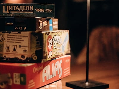 настільні ігри в заміському комплексі «Тихий Ліс» на березі Дніпра