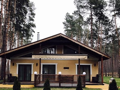 Будиночки та готельні номери в заміському комплексі «Тихий Ліс» на березі Дніпра