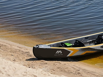 прогулянки на каноє в заміському комплексі «Тихий Ліс» на березі Дніпра