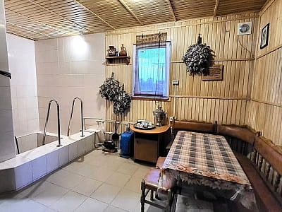 зона відпочинку при сауні в заміському комплексі Villa Village у селі Слобода біля Черкас