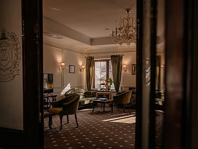 Заміський комплекс «Застава» — місце для відпочинку на природі з комфортом: готель, ресторан, лазня, розваги, літній басейн та події у мальовничій локації.