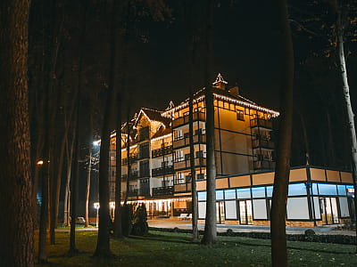 Заміський комплекс «Застава» — місце для відпочинку на природі з комфортом: готель, ресторан, лазня, розваги, літній басейн та події у мальовничій локації.