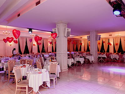 банкетна зала в заміському комплексі ZASTAVA (Застава) біля Умані