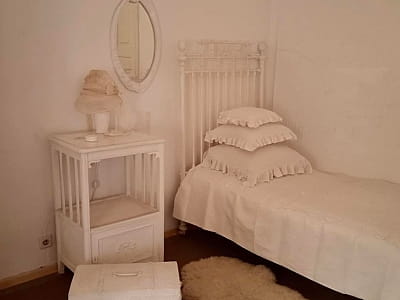 Літературно-меморіальний музей М. Булгакова на Андріївському узвозі — київський дім письменника, де збереглися інтер’єри, архіви та історія його творчості.