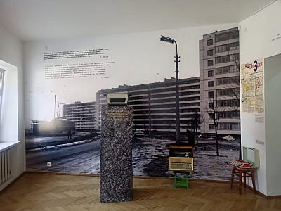 Літературно-меморіальний музей М. Булгакова на Андріївському узвозі — київський дім письменника, де збереглися інтер’єри, архіви та історія його творчості.