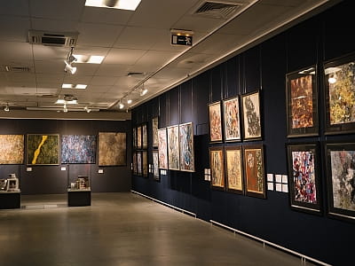 Музей історії Києва — сучасний музейно-виставковий центр і мережа з 10 філій, що розкриває історію, культуру та життя столиці від давнини до сьогодення.