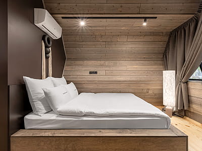 Мандра Петрикор - це вишуканий глемпінг у селі Забуяння, Київська область, Макарівський район