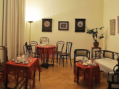 Історико-меморіальний музей Михайла Грушевського у Києві — автентична оселя вченого, де відтворено його кабінет, родинну атмосферу та унікальну історичну експозицію.