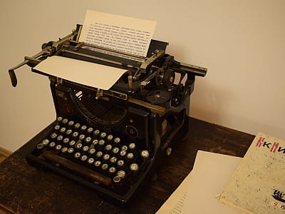 Історико-меморіальний музей Михайла Грушевського у Києві — автентична оселя вченого, де відтворено його кабінет, родинну атмосферу та унікальну історичну експозицію.