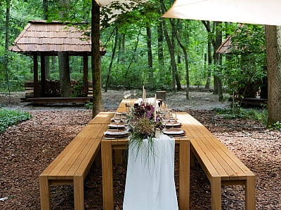 Показати зміст NAMETY PARK — це унікальний формат відпочинку на території ВДНГ, де сучасні архітектурні рішення гармонійно поєднані з природою столичного лісу. 