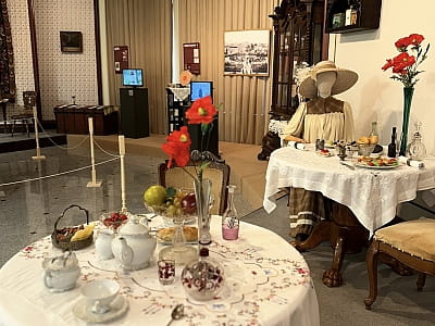 Музей окупації Києва — експозиція про окупаційні режими XX століття, опір киян, терор та руйнування міста. Документи, артефакти й VR-виставка «Бабин Яр».