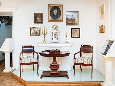 Музей «Садиба на Кудрявці» — історична садиба та експозиція про побут і культуру Києва ХІХ століття. Атмосфера старого міста, виставки та автентичний інтер’єр.