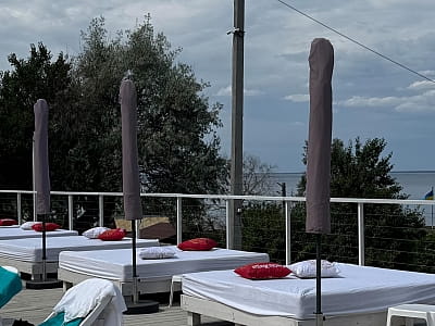 SPORTOHOTA — це сучасний заміський комплекс у Черкасах, розташований просто на березі Дніпра.