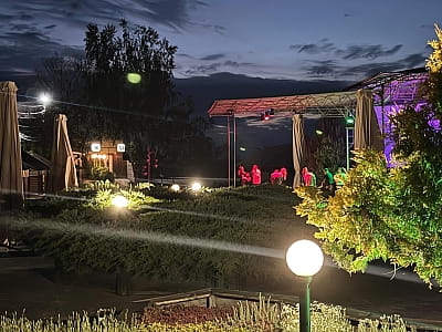 SPORTOHOTA — це сучасний заміський комплекс у Черкасах, розташований просто на березі Дніпра.