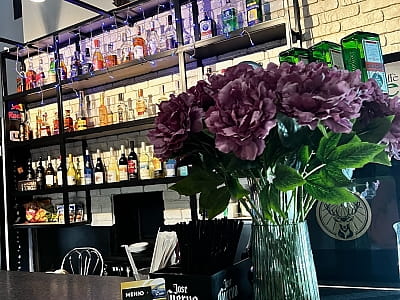 SPORTOHOTA — це сучасний заміський комплекс у Черкасах, розташований просто на березі Дніпра.