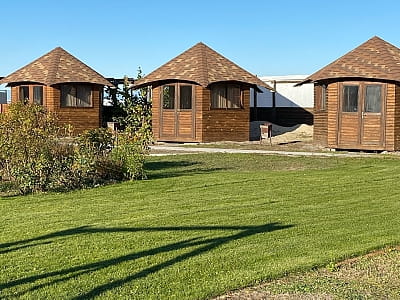 альтанки в заміському комплексі SPORTOHOTA в місті Черкаси