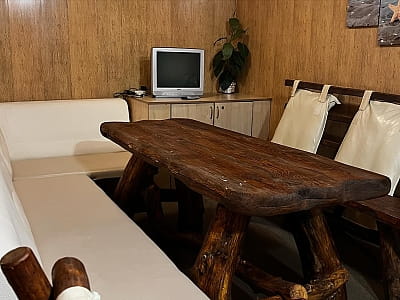 зона відпочинку сауни в заміському комплексі SPORTOHOTA в місті Черкаси