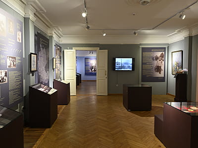 Музей української діаспори в Києві розповідає про історію еміграції, видатних українців світу та їхню мистецьку спадщину. Унікальна експозиція й колекція.