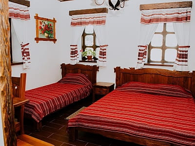 готель в заміському комплексі Хутір «Козацька Долина» у селі Карбівка Кіровоградської області