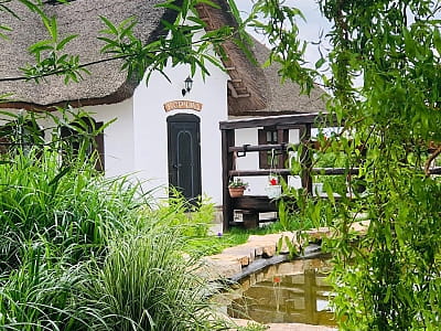 ресторан оформлений у вигляді автентичної української корчми Хутір «Козацька Долина» у селі Карбівка Кіровоградської області