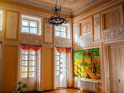 Палац Орловських — це історична архітектурна пам’ятка XVIII століття, що розташована в селі Маліївці Дунаєвецького району Хмельницької області. 