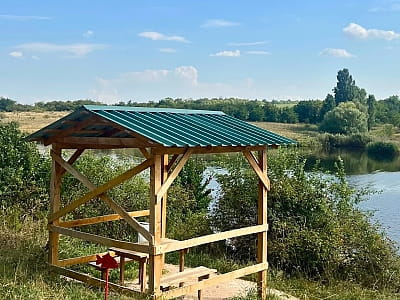 Парк Готель «Скіфія» — це заміський гостинний комплекс на Кіровоградщині, розташований у природному ландшафті біля озера Ташлик, далеко від шумних трас.