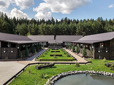 Заміський комплекс «Аквамарин» — це літня рекреаційна локація неподалік Полтави, розташована в селі Цибулі, лише за кілька кілометрів від міста. 