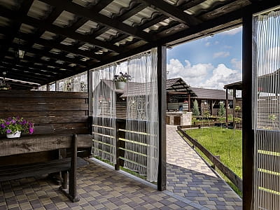 альтанки в заміському комплексі «Аквамарин» в селі Цибулі, неподалік Полтави