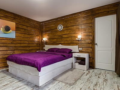 однокімнатні та двокімнатні номери в заміському комплексі «Аквамарин» в селі Цибулі, неподалік Полтави