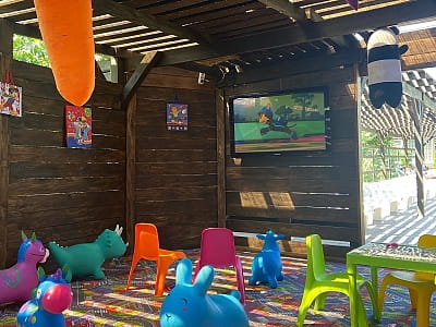 дитяча кімната в заміському комплексі «Аквамарин» в селі Цибулі, неподалік Полтави