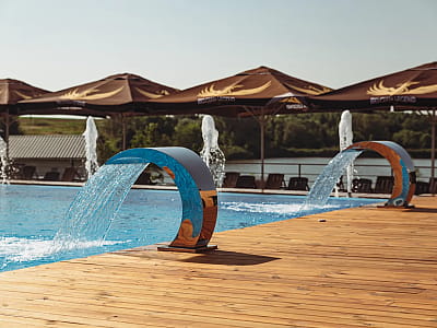 літній відкритий басейн в заміському комплексі Balka Eco Club у мальовничому куточку Полтавської області, серед природи, тиші та водної гладі