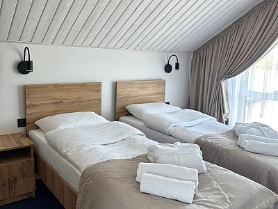 затишні номери та котеджі в заміському комплексі Balka Eco Club у мальовничому куточку Полтавської області, серед природи, тиші та водної гладі