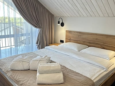 затишні номери та котеджі в заміському комплексі Balka Eco Club у мальовничому куточку Полтавської області, серед природи, тиші та водної гладі