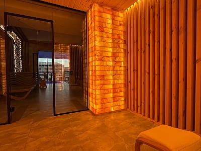 соляна кімната в заміському комплексі Balka Eco Club у мальовничому куточку Полтавської області, серед природи, тиші та водної гладі