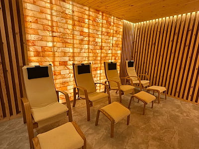 соляна кімната в заміському комплексі Balka Eco Club у мальовничому куточку Полтавської області, серед природи, тиші та водної гладі