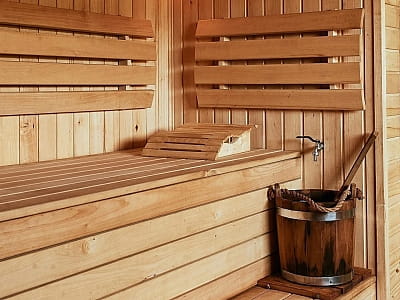 традиційна лазня в заміському комплексі Balka Eco Club у мальовничому куточку Полтавської області, серед природи, тиші та водної гладі