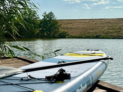 прогулянка на SUP-дошках в заміському комплексі Balka Eco Club у мальовничому куточку Полтавської області, серед природи, тиші та водної гладі