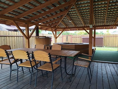 Заміський комплекс Bulanovo — це простір для повноцінного відпочинку серед природи, де поєднуються сучасний комфорт, тиша заміської локації та широкий вибір послуг для релаксу й дозвілля. 