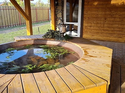 карпатський чан в заміському комплексі Bulanovo в селі Буланове Полтавської області