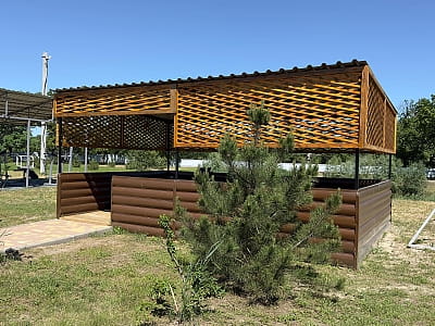 альтанки в заміському комплексі Bulanovo в селі Буланове Полтавської області