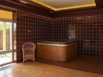 гідромасажна ванна в заміському комплексі Bulanovo в селі Буланове Полтавської області