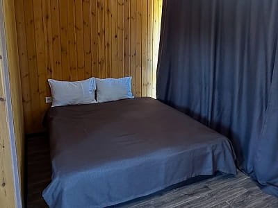 номери та будиночки в заміському комплексі Bulanovo в селі Буланове Полтавської області