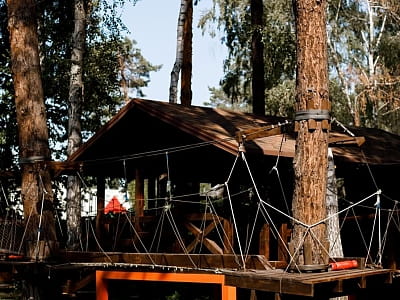 мотузковий парк в заміському комплексі DOM у Київській області